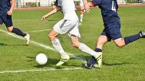 “图拉姆进球助尤文图斯2-0维罗纳，再现经典兄弟庆祝瞬间”